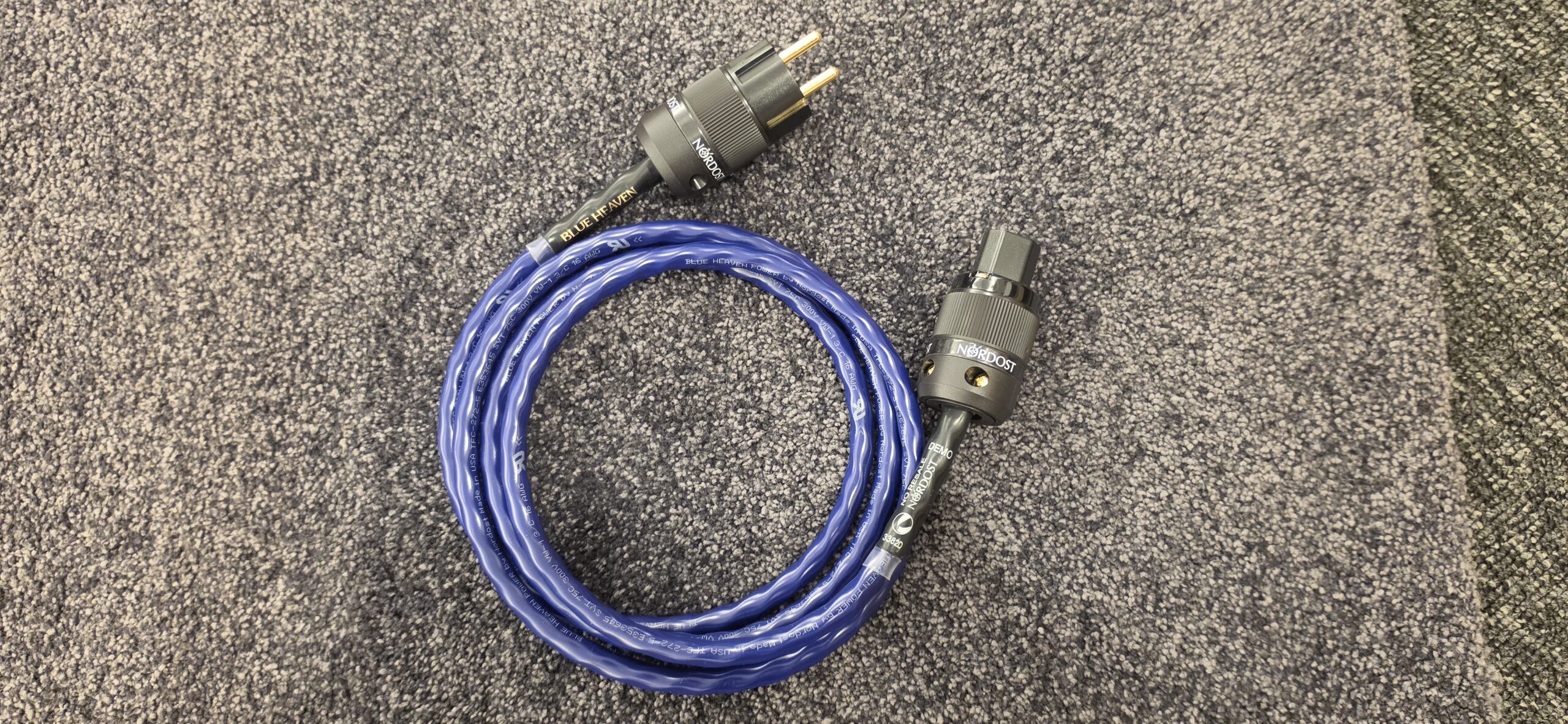 Nordost Blue Heaven Stromkabel 1 x 2 Meter (Angebot Auslaufmodell / Aussteller nie benutzt)