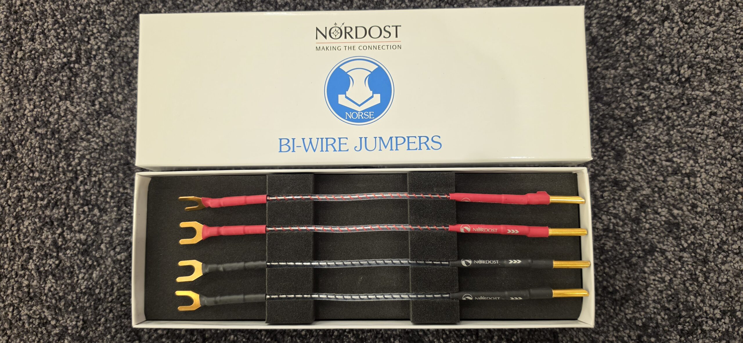 Nordost Norse Bi-Wire Jumpers 4 7in Banana / Spade (Angebot Auslaufmodell / Aussteller nie benutzt)