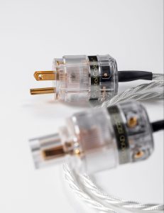 HR-CrystalCable-26okt2022_0639.jpg-Ultra-Stickers-zwart-maken-scaled-e1669985325555