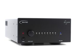 REF10_SE120_Schwarz_Weiss_Links_RGB